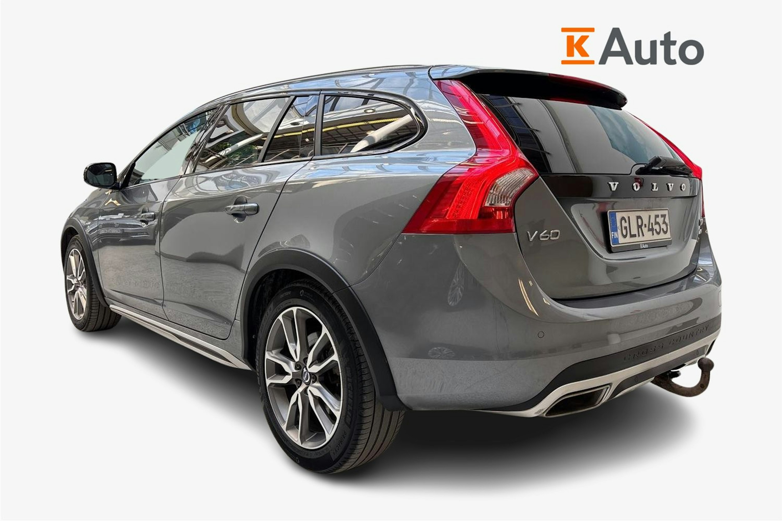 harmaa Volvo V60 Cross Country 2015 kuva 2.