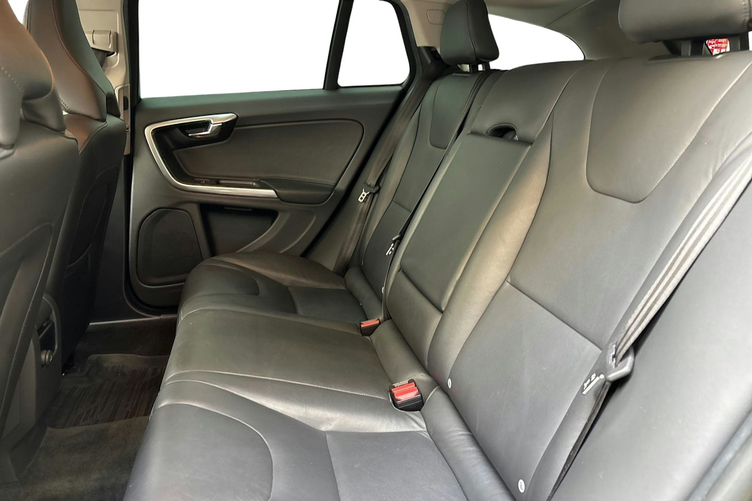 harmaa Volvo V60 Cross Country 2015 kuva 10.