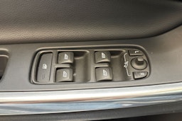 harmaa Volvo V60 Cross Country 2015 kuva 17.