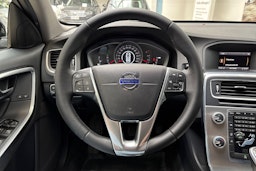 harmaa Volvo V60 Cross Country 2015 kuva 21.