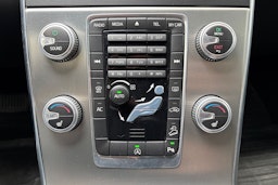 harmaa Volvo V60 Cross Country 2015 kuva 26.