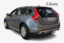 harmaa Volvo V60 Cross Country 2015 kuva 2.