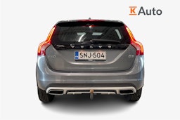 harmaa Volvo V60 Cross Country 2015 kuva 3.