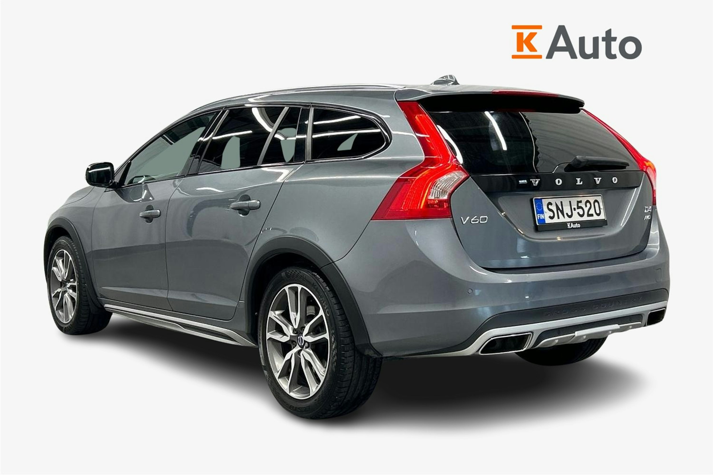 harmaa Volvo V60 Cross Country 2016 kuva 2.