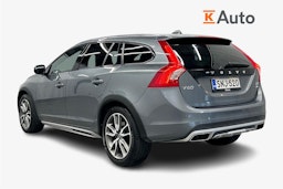 harmaa Volvo V60 Cross Country 2016 kuva 2.
