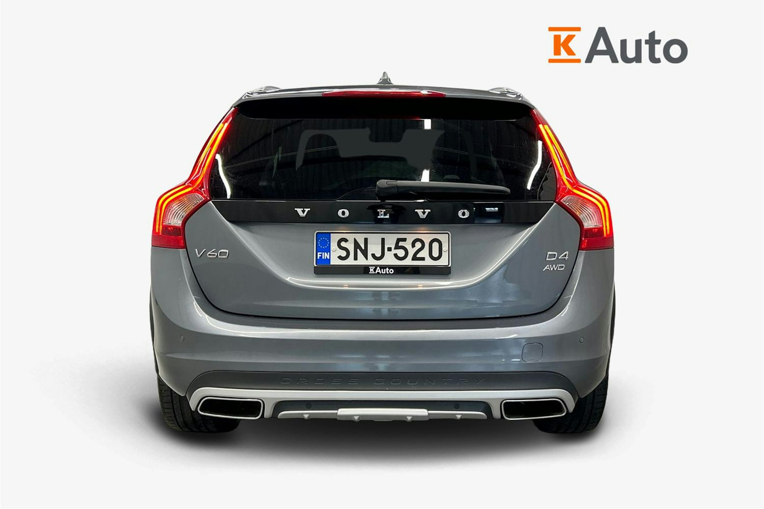 harmaa Volvo V60 Cross Country 2016 kuva 3.