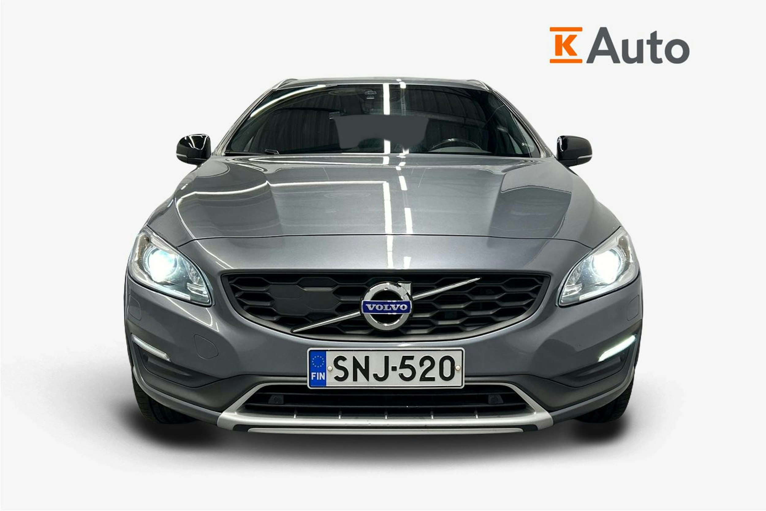harmaa Volvo V60 Cross Country 2016 kuva 5.