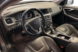 Harmaa Volvo V60 Cross Country 2015 kuva 3.