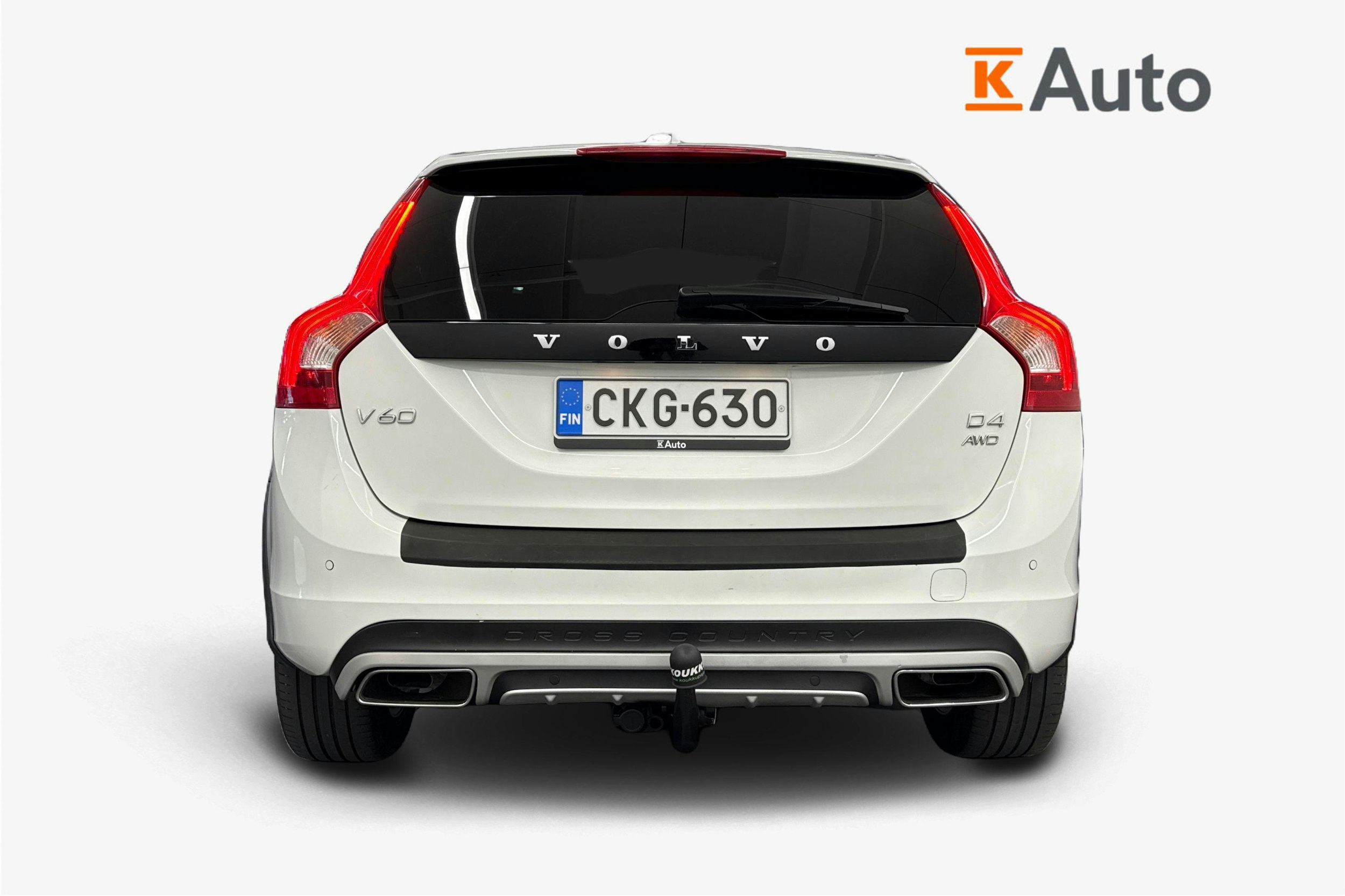 Valkoinen Volvo V60 Cross Country 2016 kuva 3.