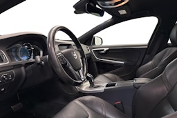 Valkoinen Volvo V60 Cross Country 2016 kuva 7.