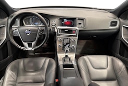 Valkoinen Volvo V60 Cross Country 2016 kuva 9.