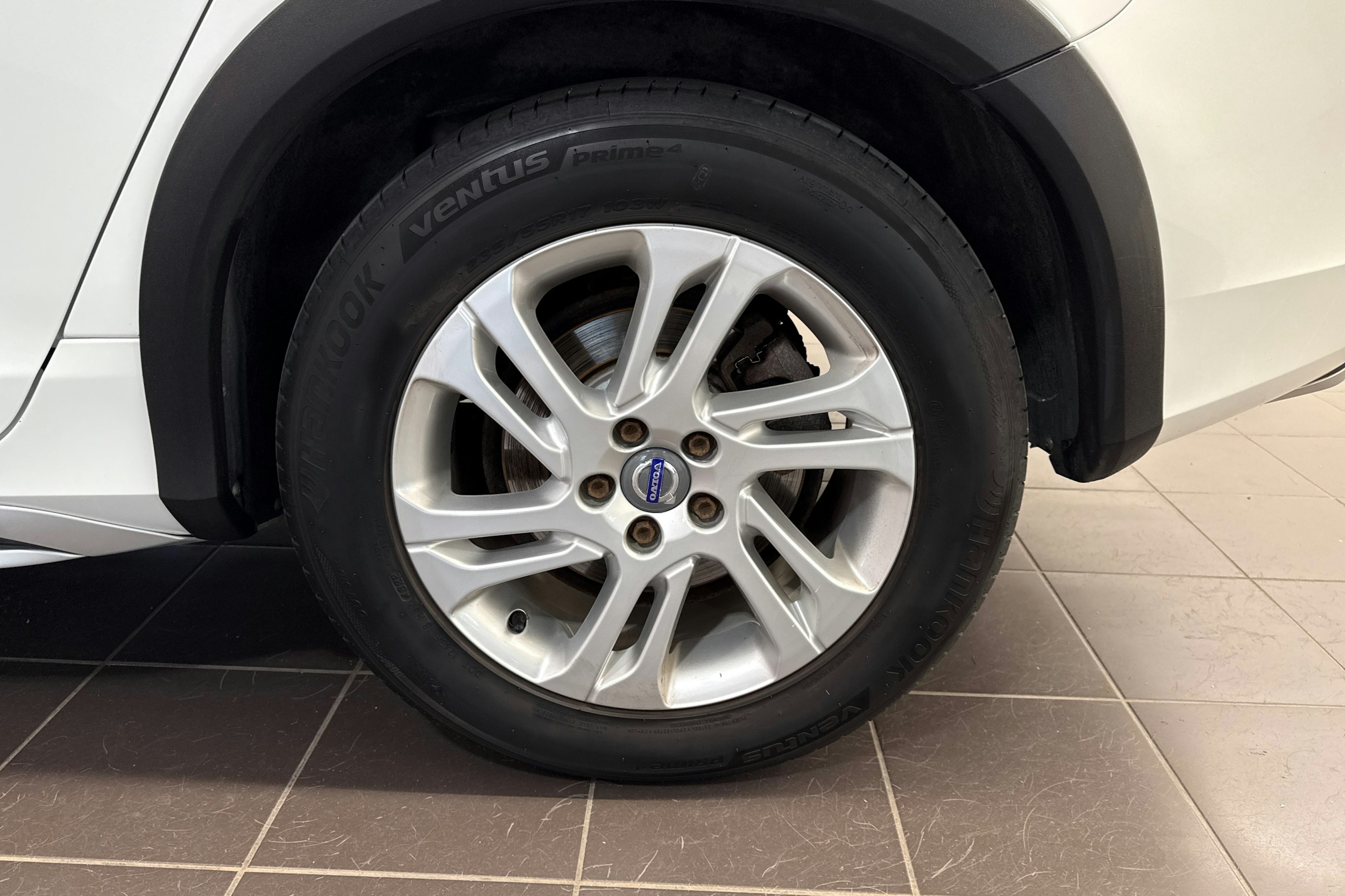 Valkoinen Volvo V60 Cross Country 2016 kuva 11.