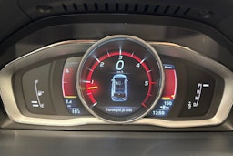 Valkoinen Volvo V60 Cross Country 2016 kuva 14.