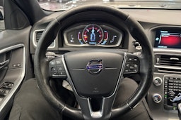 Valkoinen Volvo V60 Cross Country 2016 kuva 15.