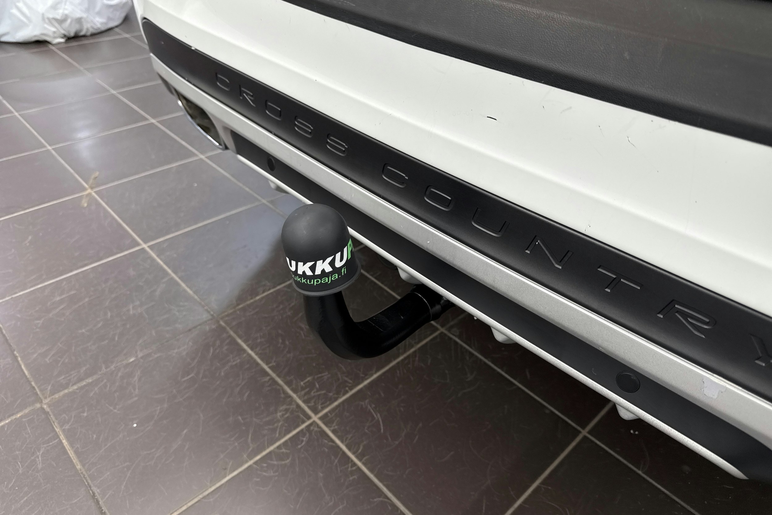 Valkoinen Volvo V60 Cross Country 2016 kuva 23.