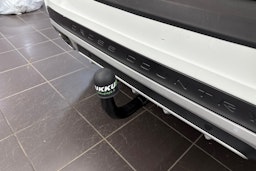 Valkoinen Volvo V60 Cross Country 2016 kuva 23.