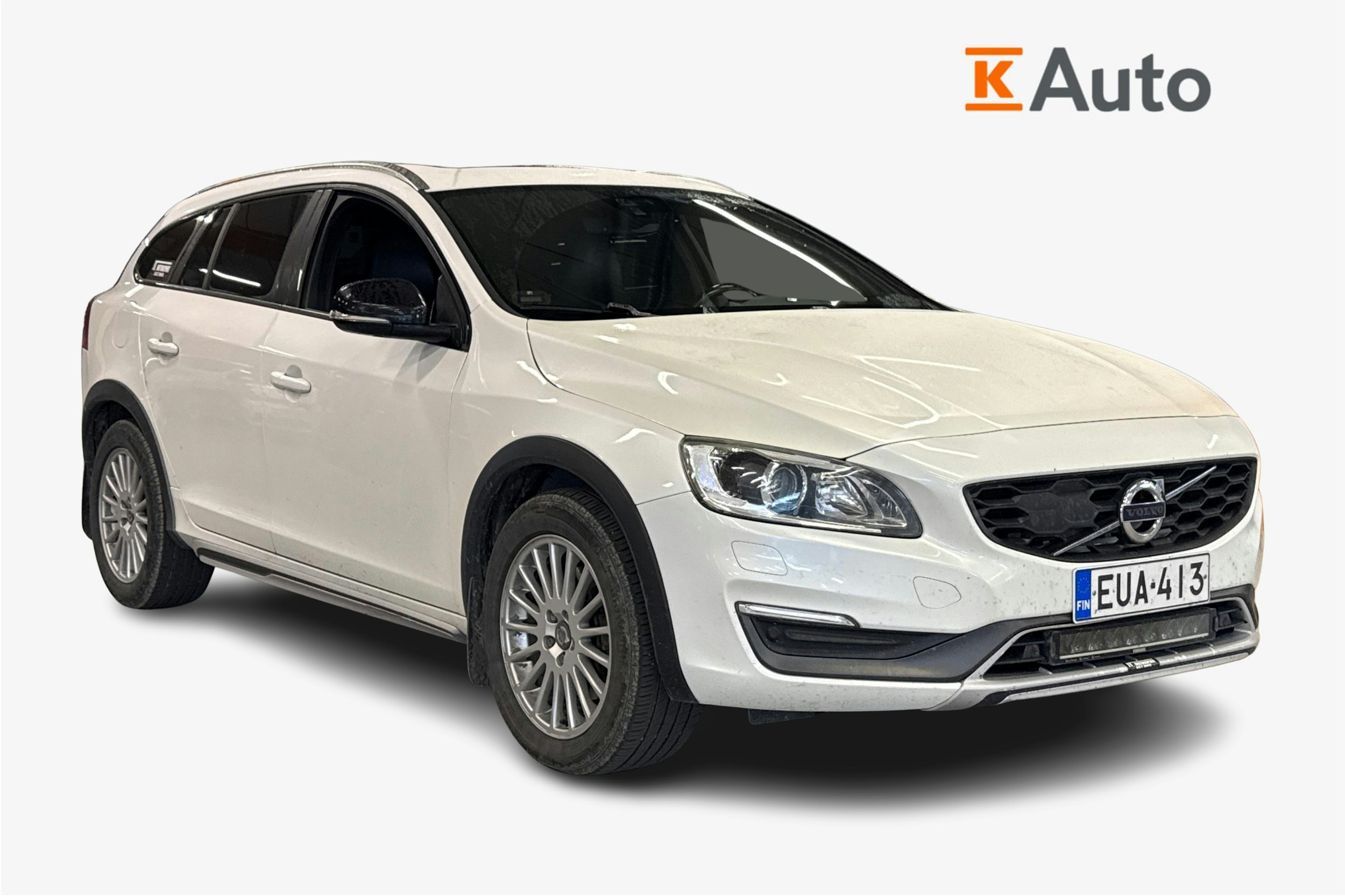 valkoinen Volvo V60 Cross Country 2016 kuva 1.