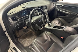 valkoinen Volvo V60 Cross Country 2016 kuva 3.