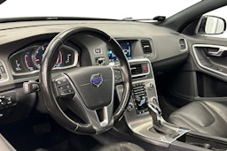 valkoinen Volvo V60 Cross Country 2016 kuva 7.