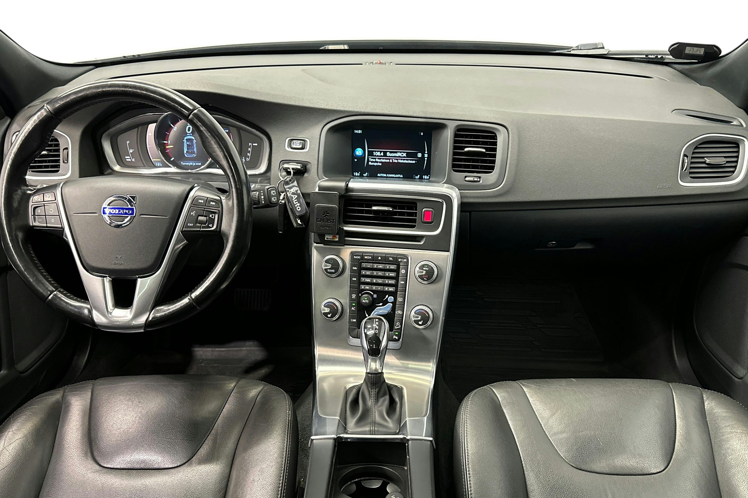 valkoinen Volvo V60 Cross Country 2016 kuva 9.
