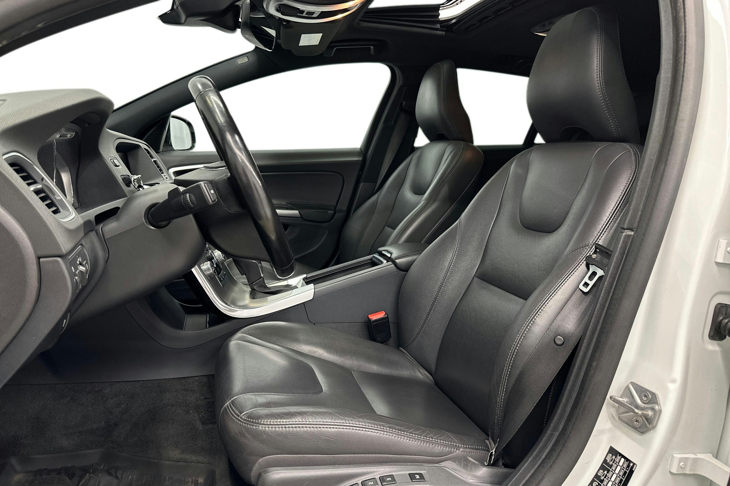 valkoinen Volvo V60 Cross Country 2016 kuva 11.