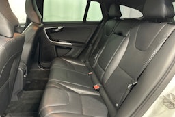 valkoinen Volvo V60 Cross Country 2016 kuva 13.