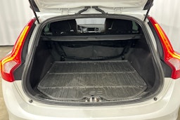 valkoinen Volvo V60 Cross Country 2016 kuva 16.