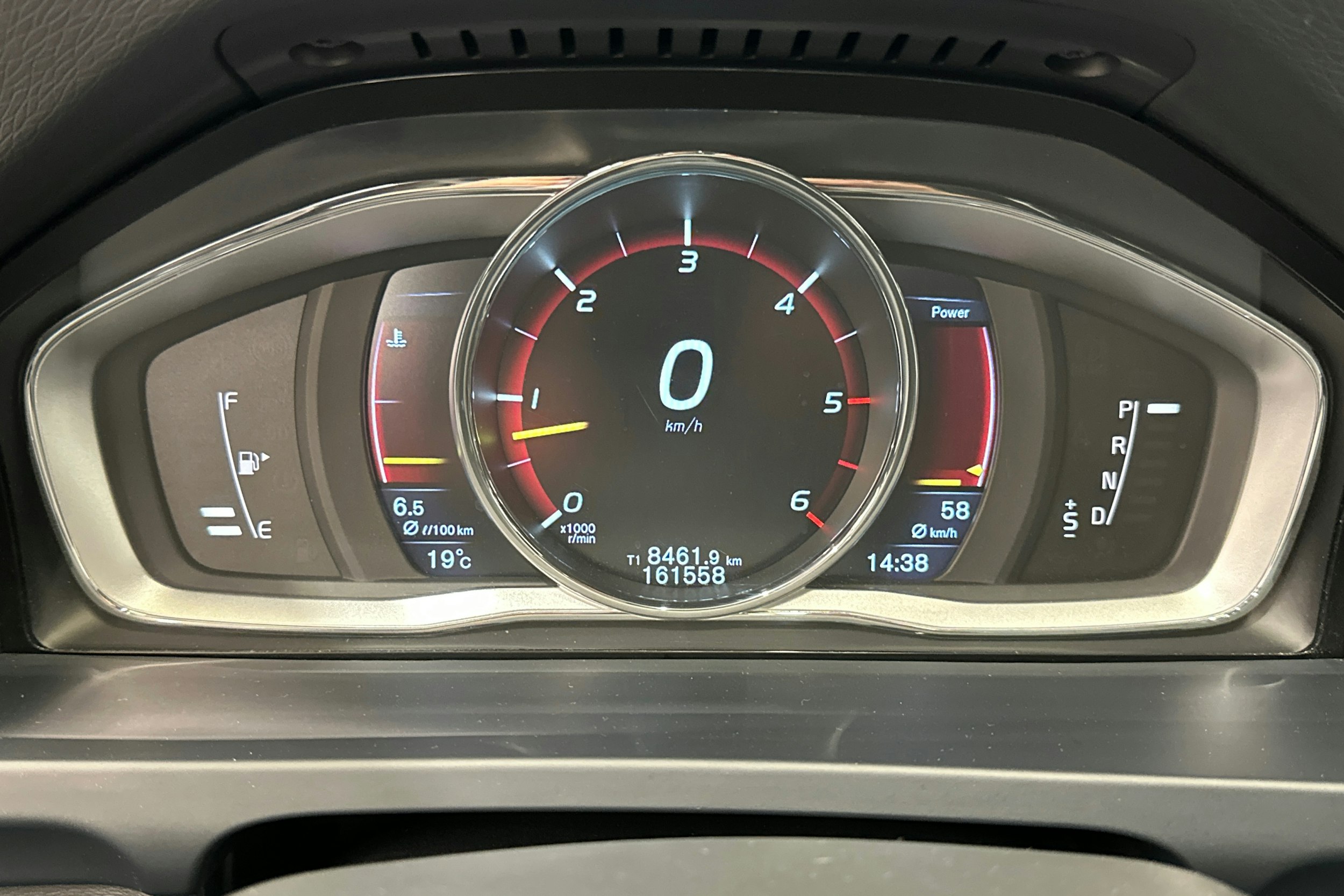 valkoinen Volvo V60 Cross Country 2016 kuva 22.