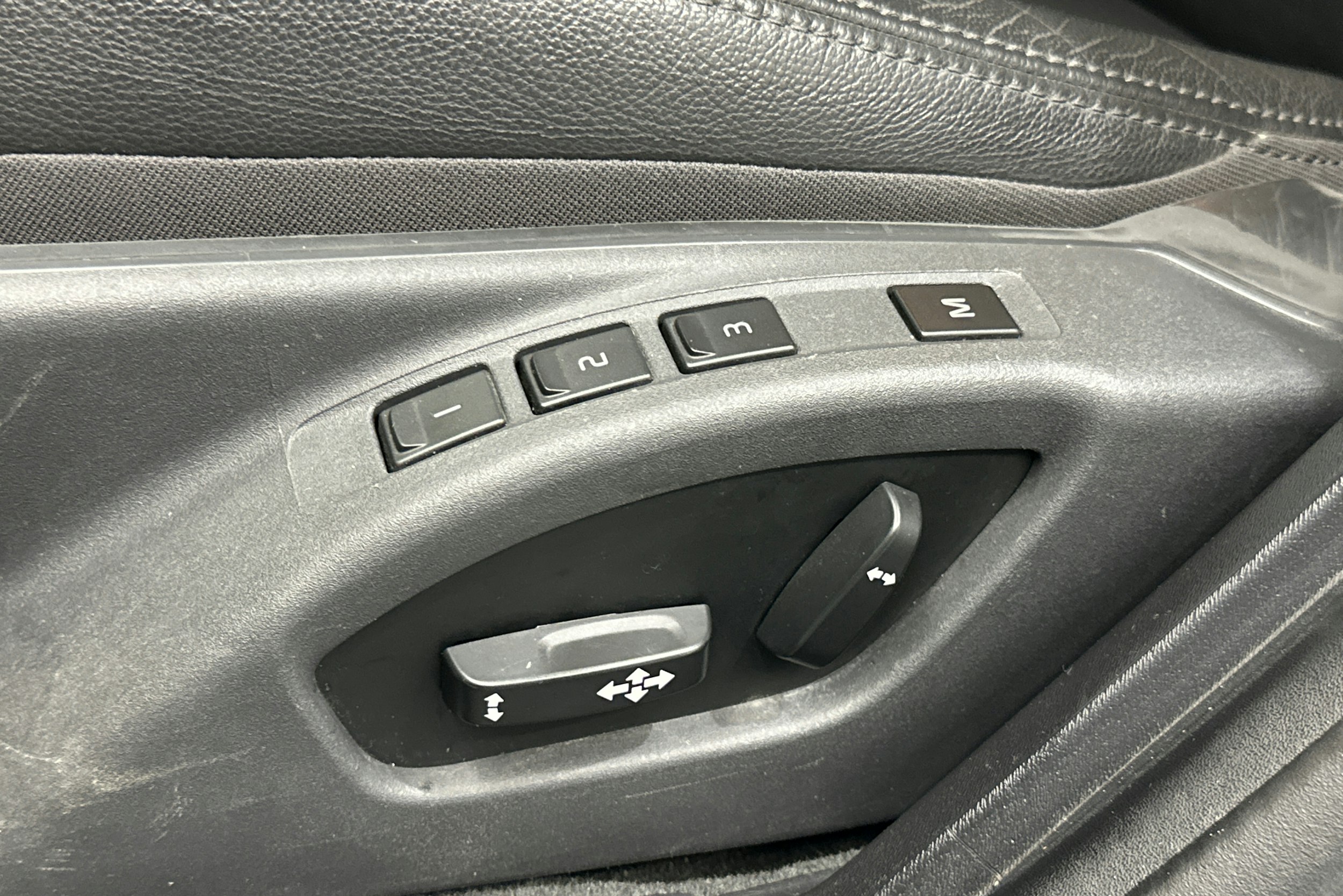 valkoinen Volvo V60 Cross Country 2016 kuva 27.
