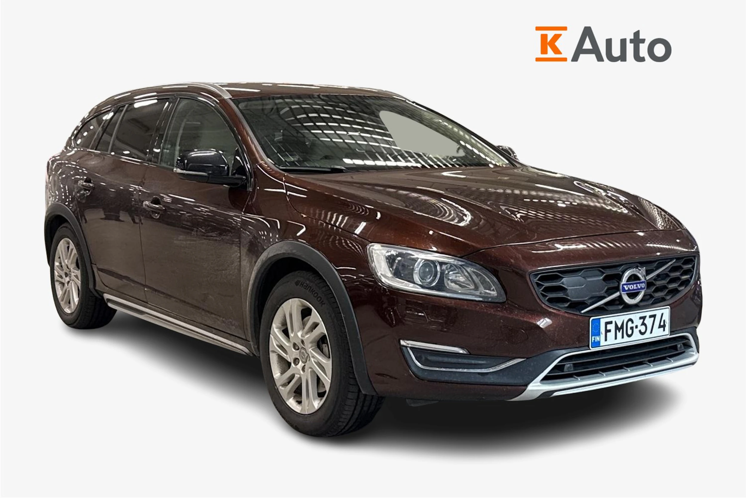 punainen Volvo V60 Cross Country 2016 kuva 1.