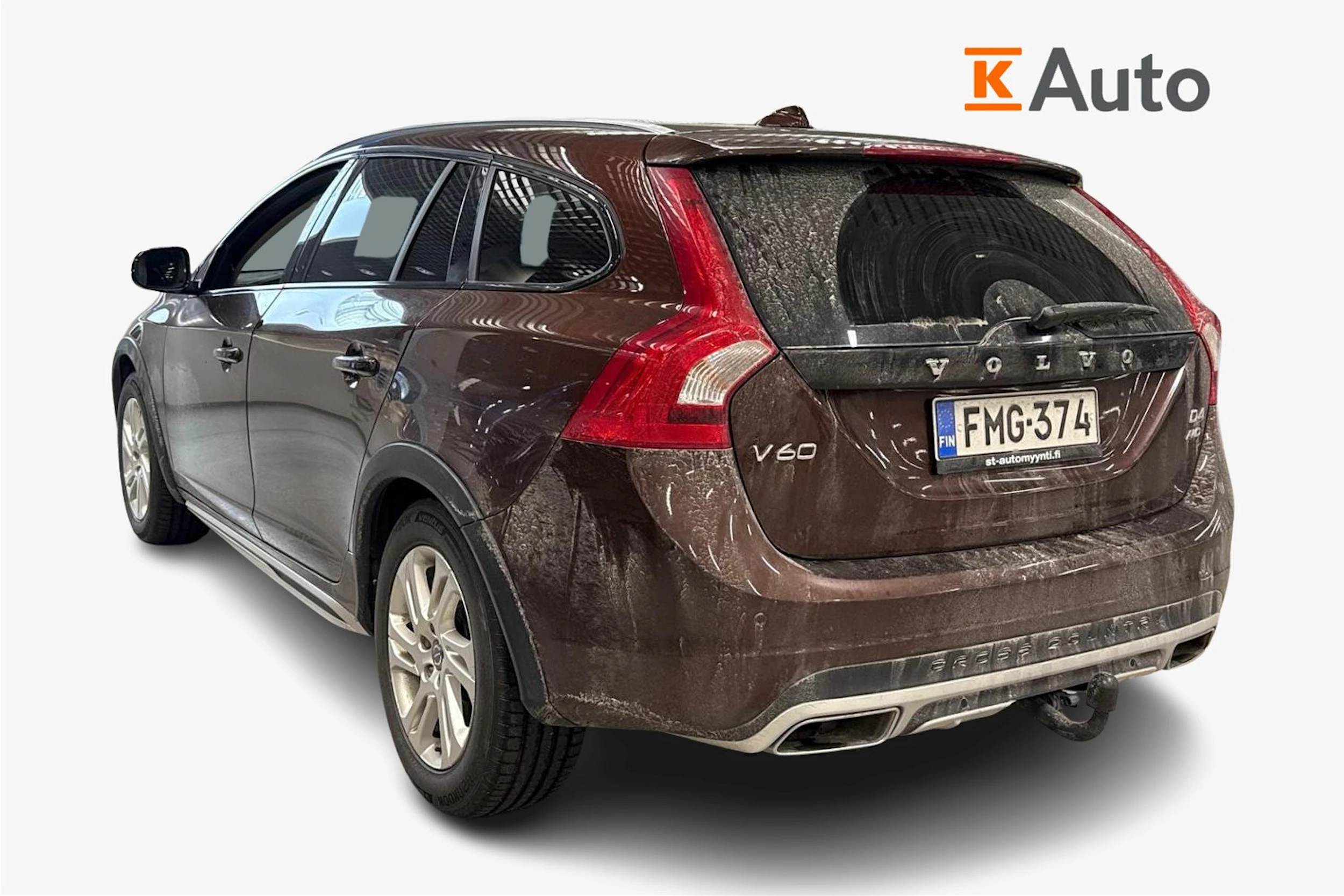 punainen Volvo V60 Cross Country 2016 kuva 2.