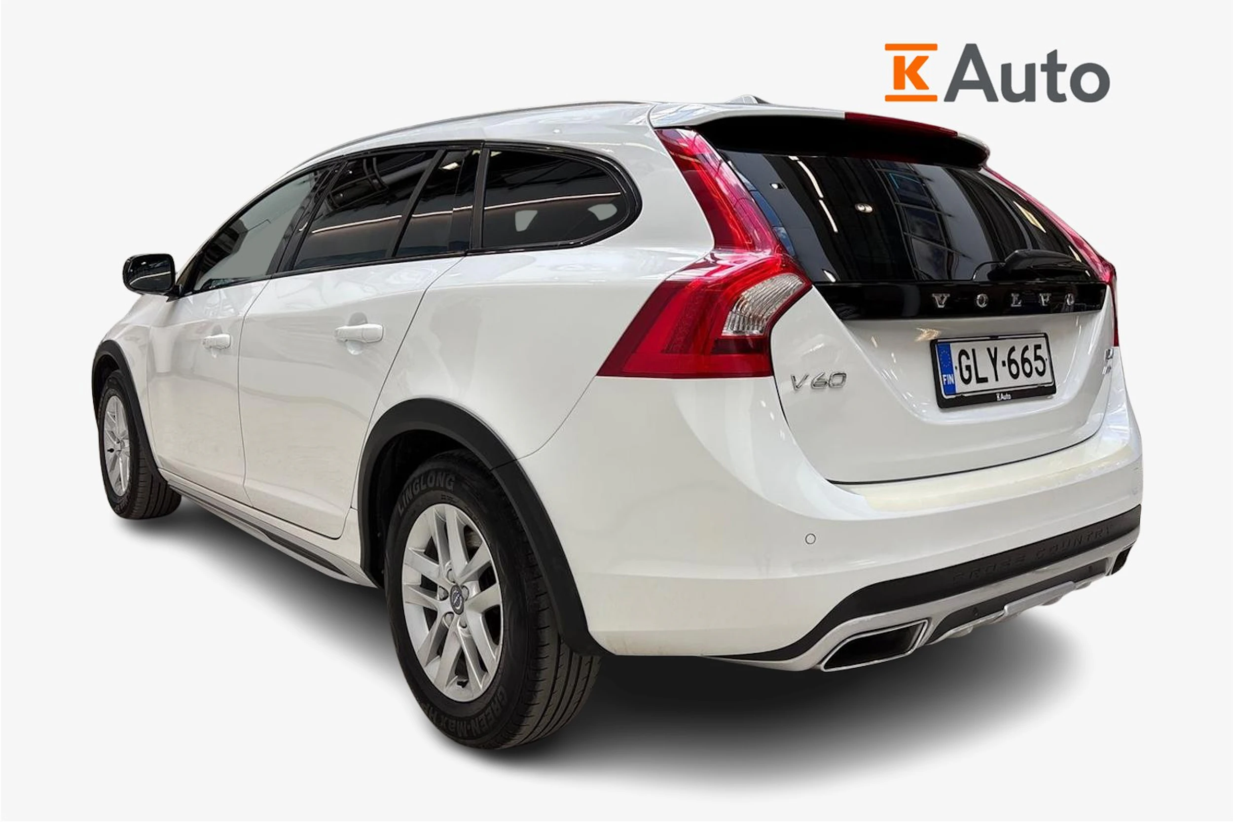 valkoinen Volvo V60 Cross Country 2016 kuva 2.