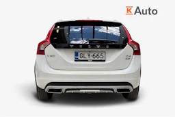valkoinen Volvo V60 Cross Country 2016 kuva 3.