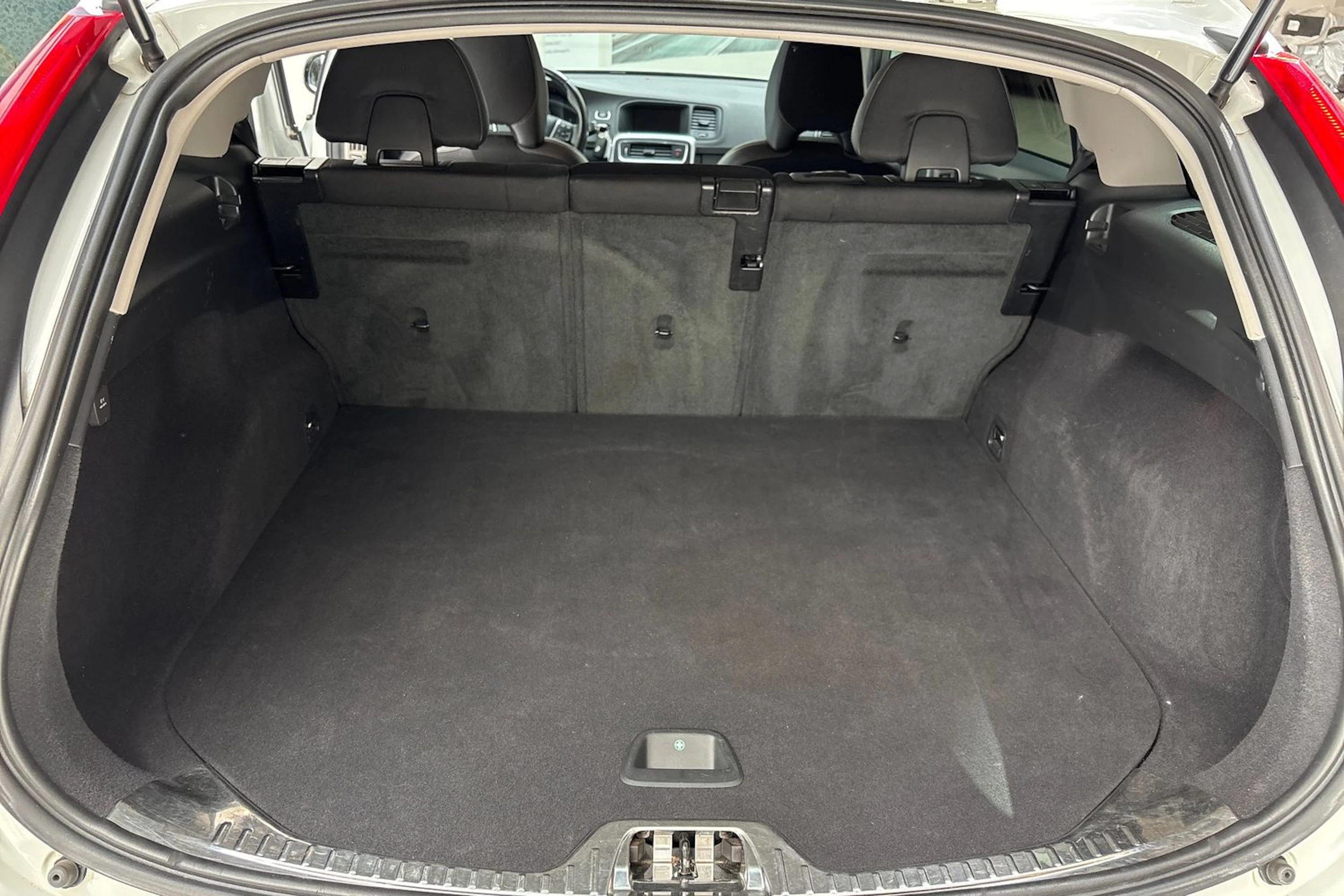 valkoinen Volvo V60 Cross Country 2016 kuva 12.