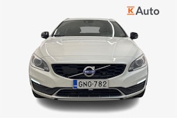 Valkoinen Volvo V60 Cross Country 2016 kuva 5.
