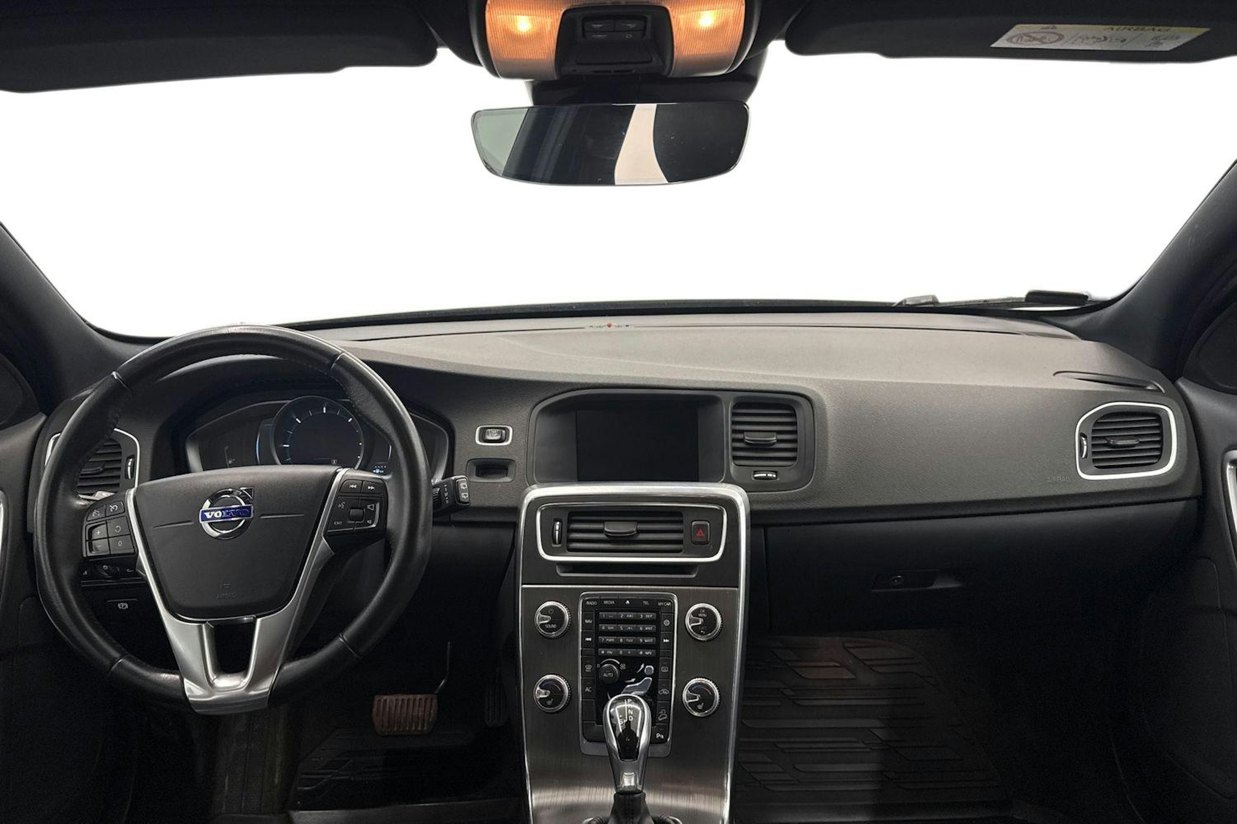 Valkoinen Volvo V60 Cross Country 2016 kuva 9.