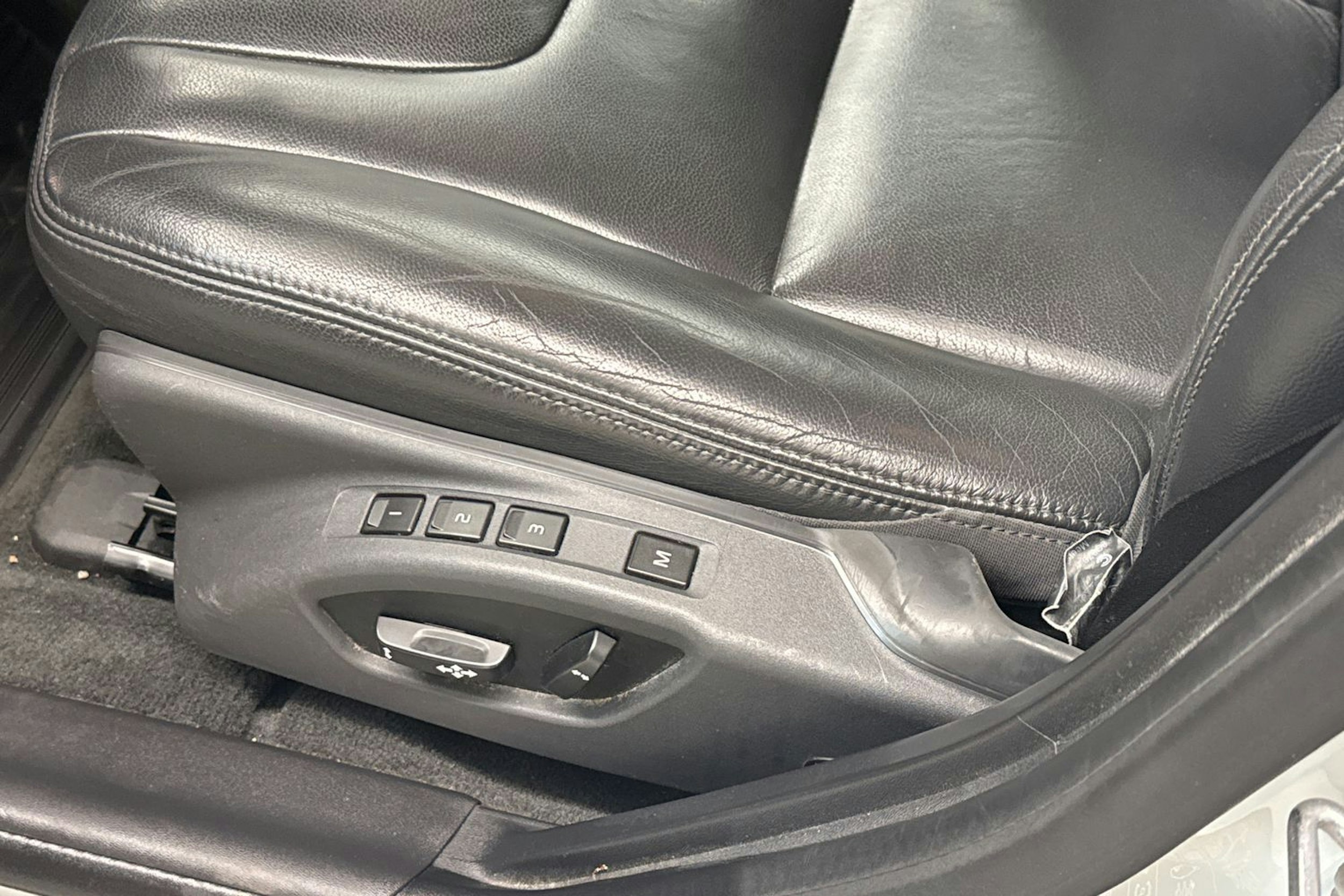 Valkoinen Volvo V60 Cross Country 2016 kuva 14.