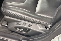 Valkoinen Volvo V60 Cross Country 2016 kuva 14.