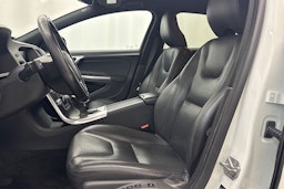 Valkoinen Volvo V60 Cross Country 2016 kuva 15.