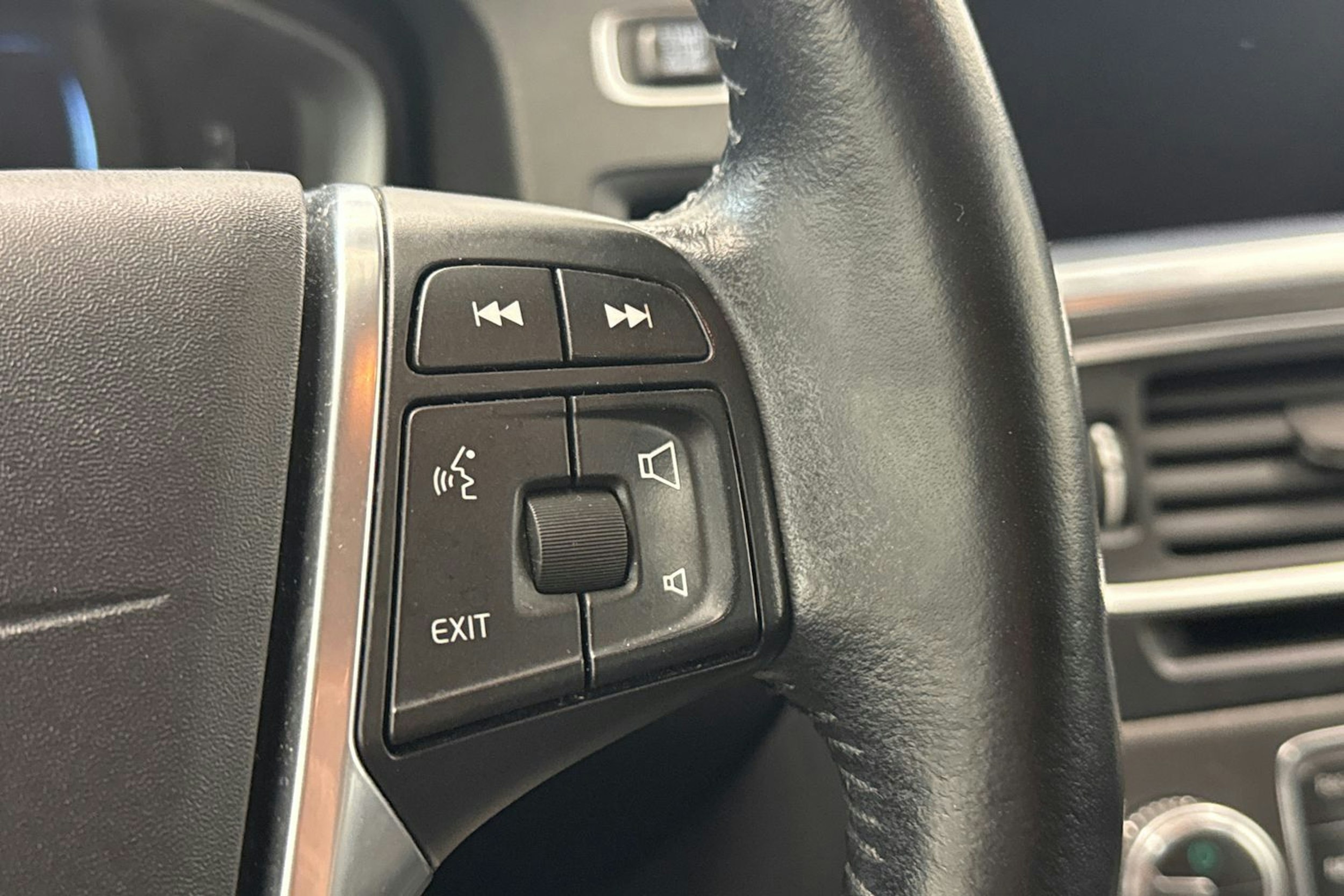 Valkoinen Volvo V60 Cross Country 2016 kuva 17.