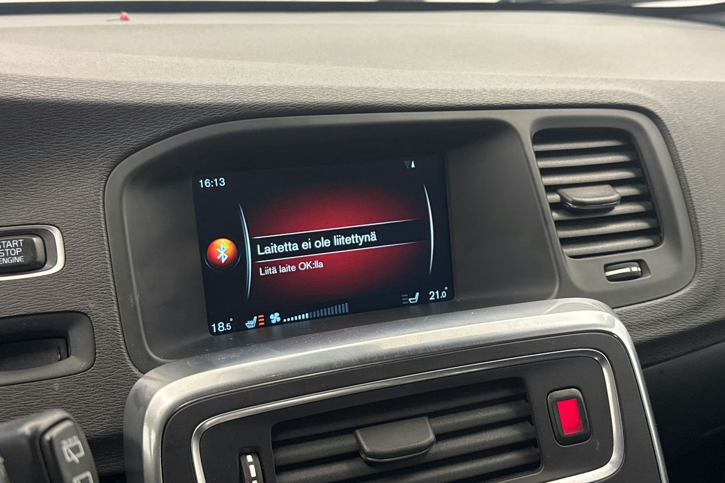 Valkoinen Volvo V60 Cross Country 2016 kuva 20.