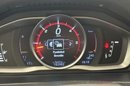 Valkoinen Volvo V60 Cross Country 2016 kuva 22.