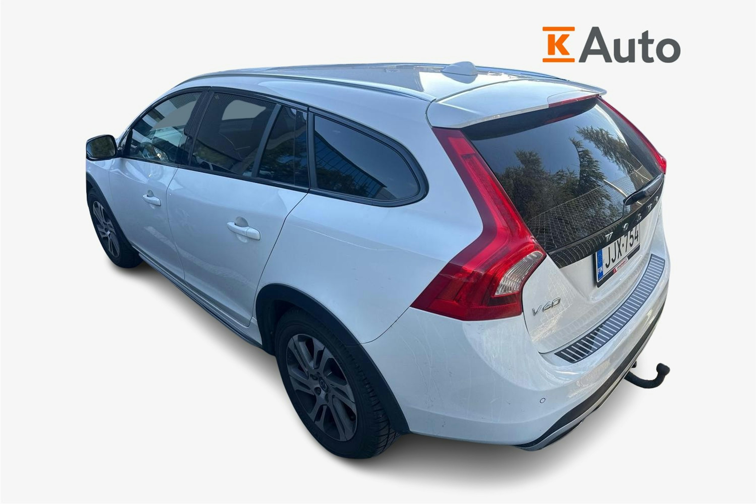 Valkoinen Volvo V60 Cross Country 2016 kuva 2.