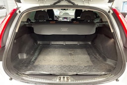 Valkoinen Volvo V60 Cross Country 2016 kuva 14.