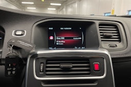 Valkoinen Volvo V60 Cross Country 2016 kuva 17.