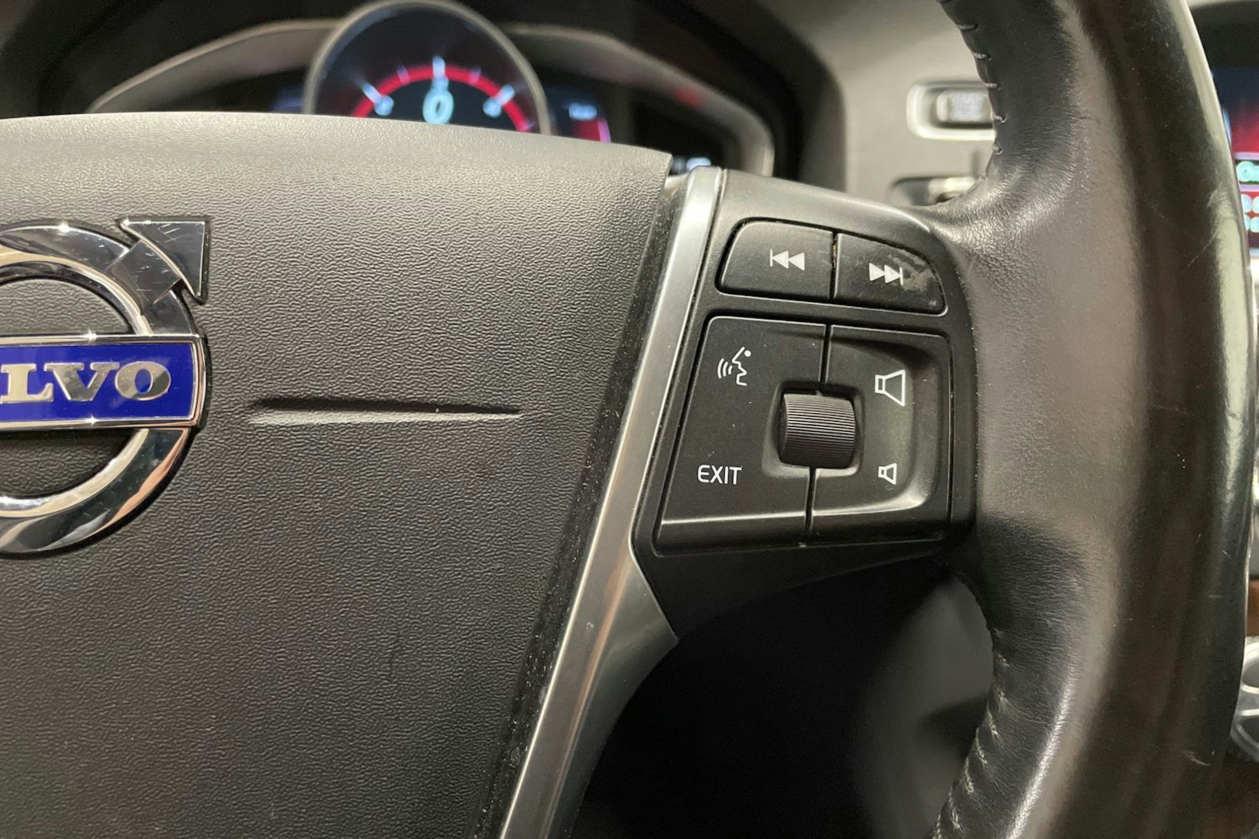 Valkoinen Volvo V60 Cross Country 2016 kuva 22.