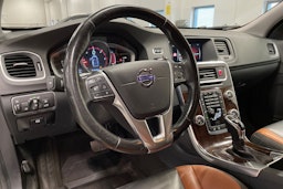 Valkoinen Volvo V60 Cross Country 2016 kuva 25.