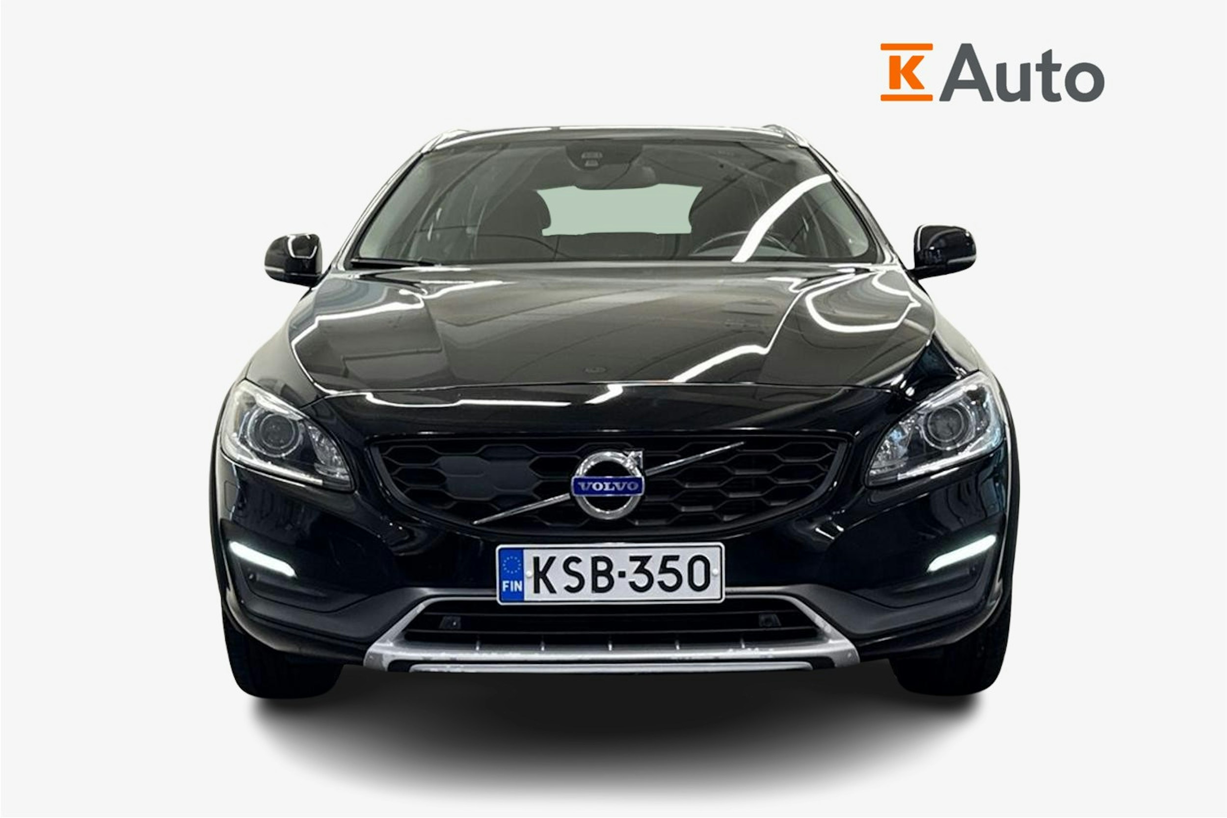 Musta Volvo V60 Cross Country 2016 kuva 4.