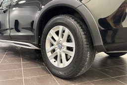 Musta Volvo V60 Cross Country 2016 kuva 10.