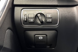 Musta Volvo V60 Cross Country 2016 kuva 12.